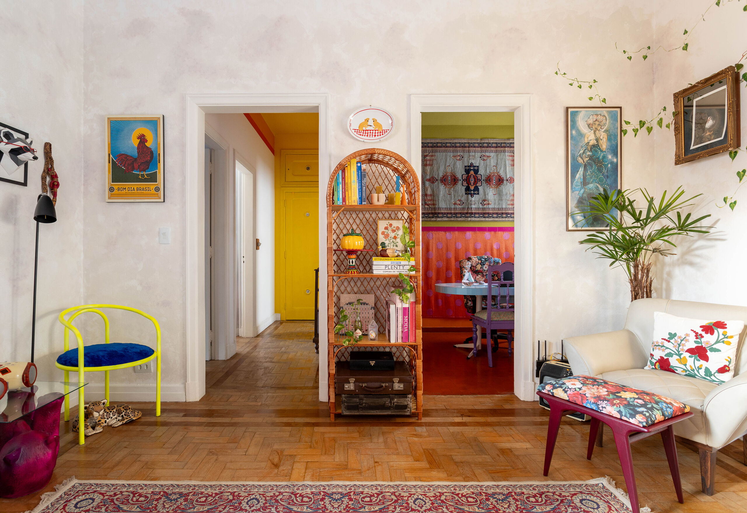 Com as novas cores, o clima da casa mudou totalmente! A pintura trouxe mais personalidade e amarrou toda a decoração, materializando a identidade de cada um dos cômodos