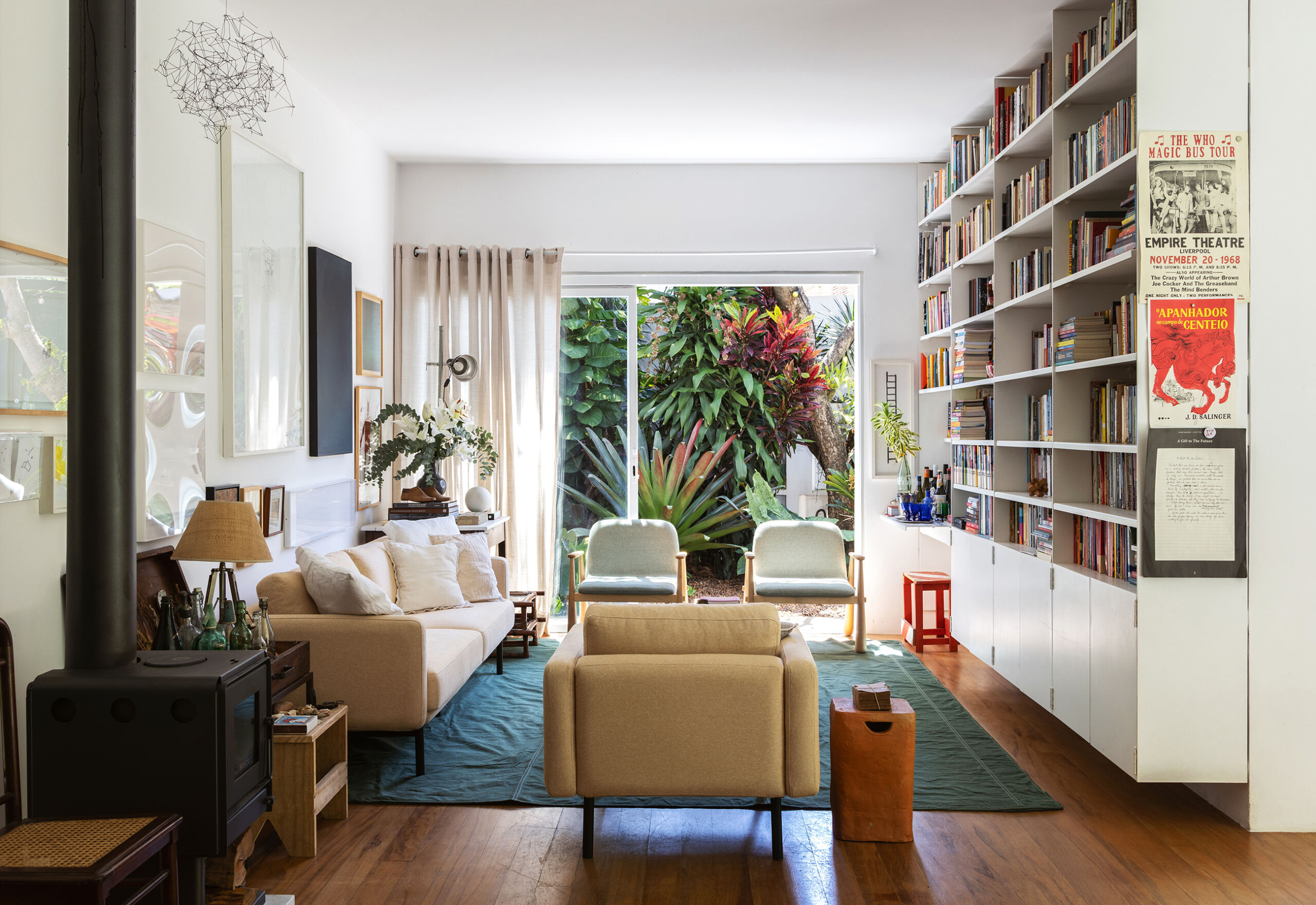 Casa arquiteta Anna Ferrari com Teto Casa, casa antiga com jardim, reforma contemporânea