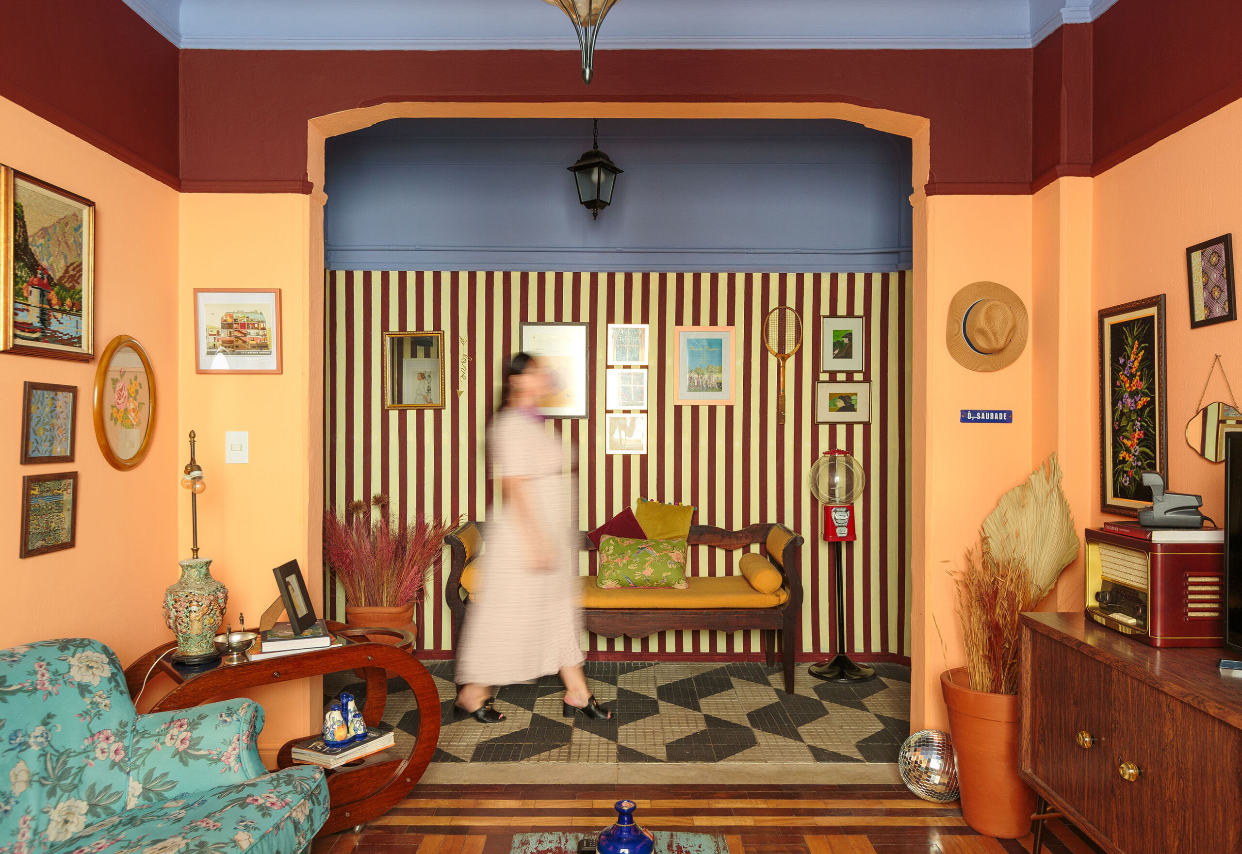 Antes e Depois, Descubra como as cores da Suvinil transformaram esse espaço vintage e maximalista