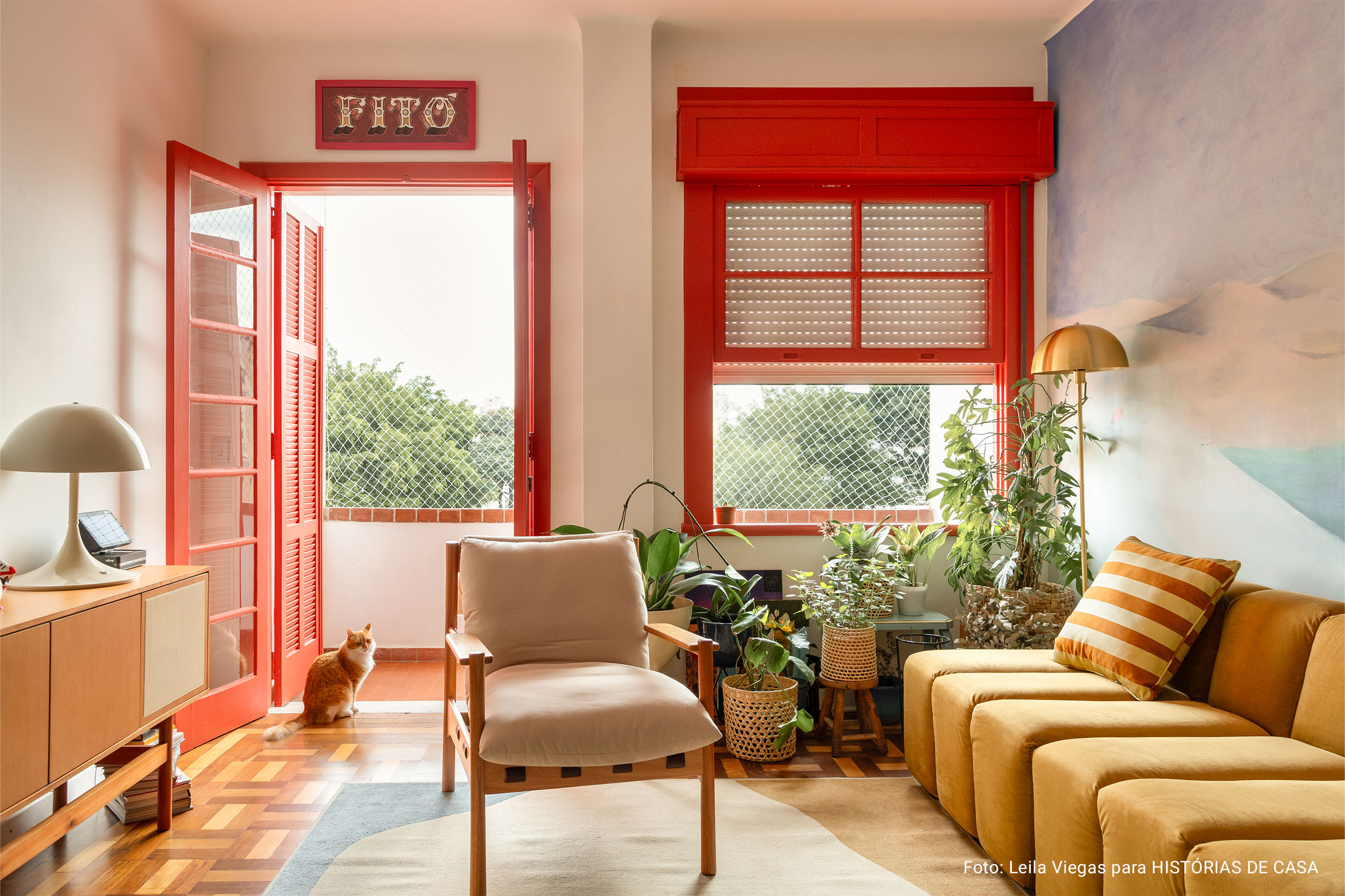Apartamento-colorido-papel-de-parede-cozinha-aberta-esquadrias-pintadas