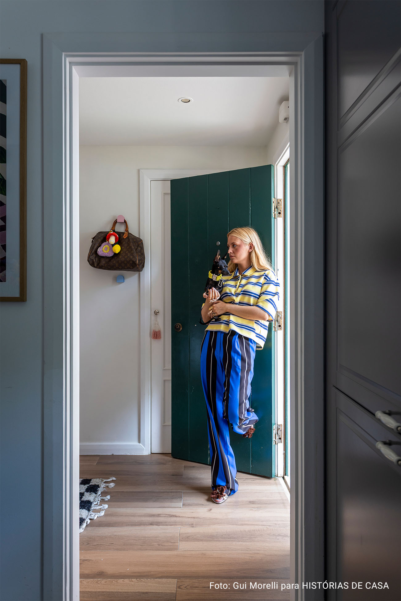 A casa mais colorida de Cascais - casa maximalista da influencer Carol Morais