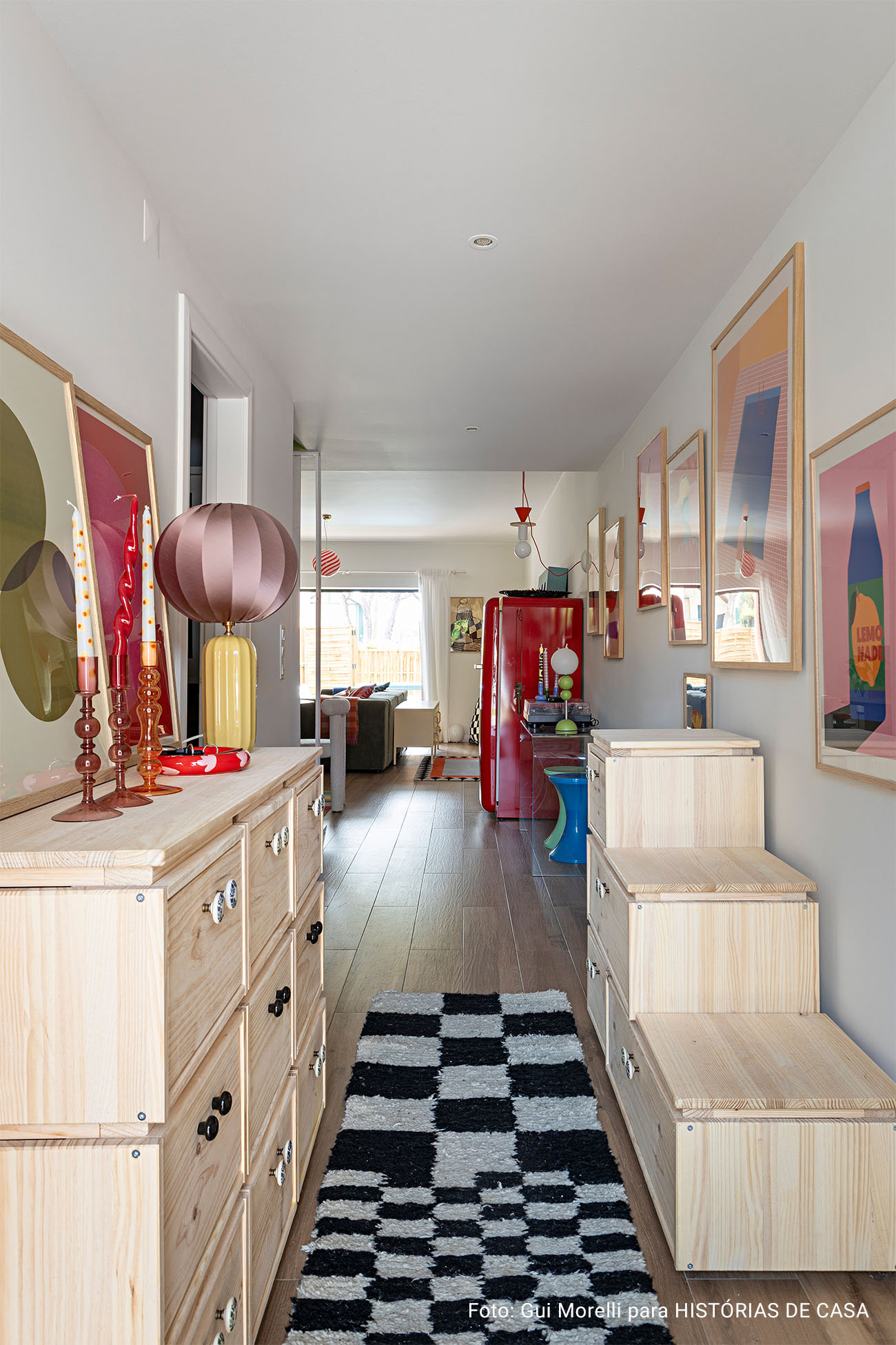 A casa mais colorida de Cascais - casa maximalista da influencer Carol Morais