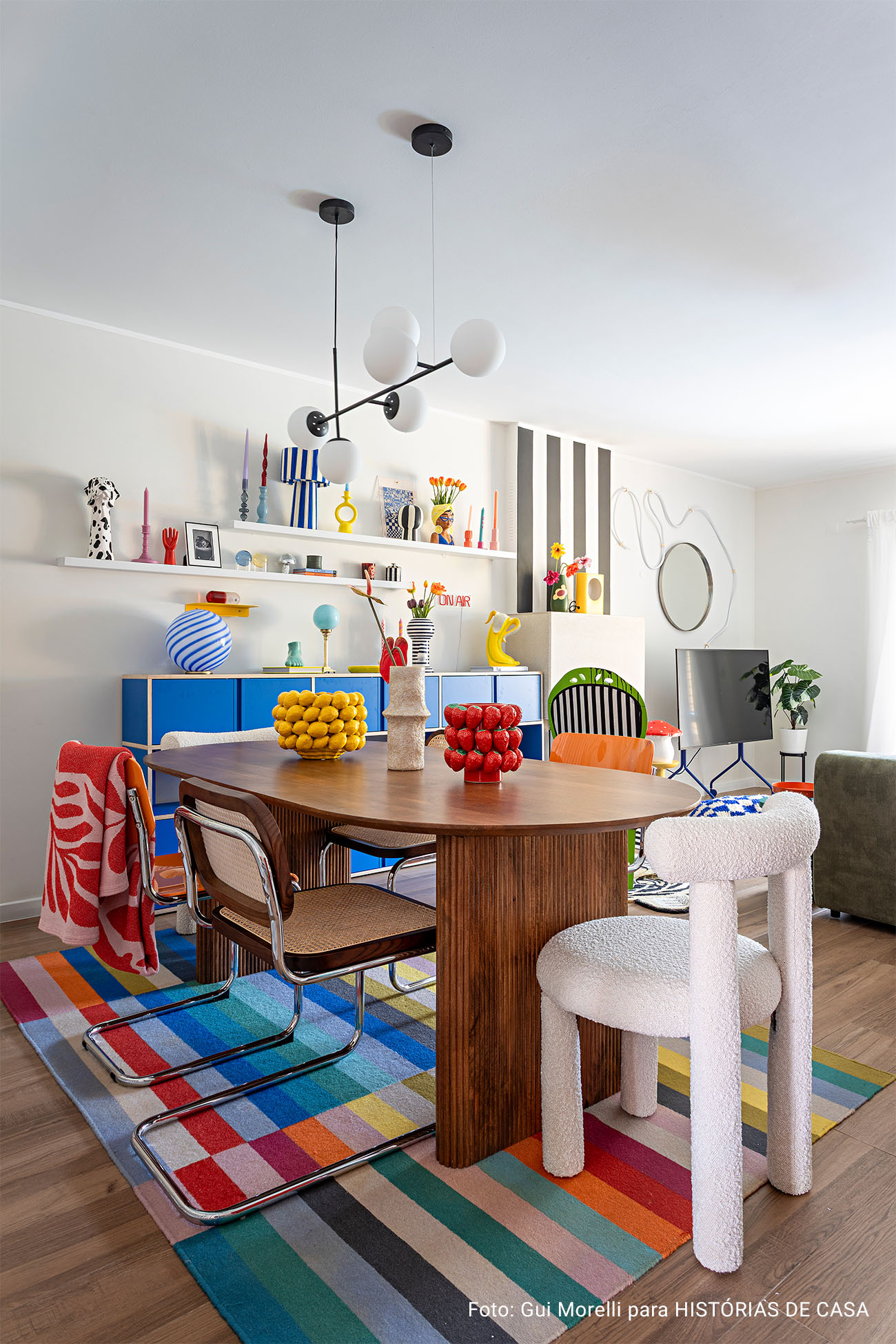 A casa mais colorida de Cascais - casa maximalista da influencer Carol Morais