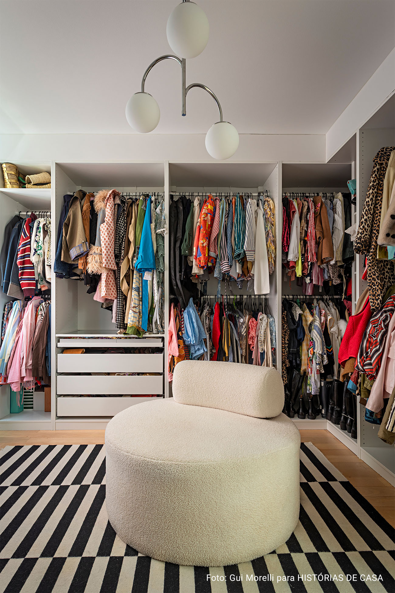 A casa mais colorida de Cascais - casa maximalista da influencer Carol Morais