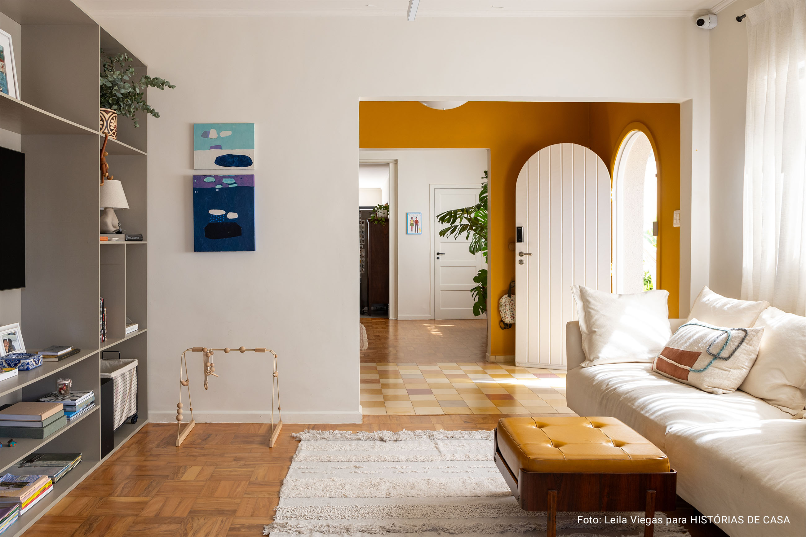 Decoração da casinha dos sonhos da designer Gabi - casa integrada com hall colorido, quarto de criança e brinquedoteca