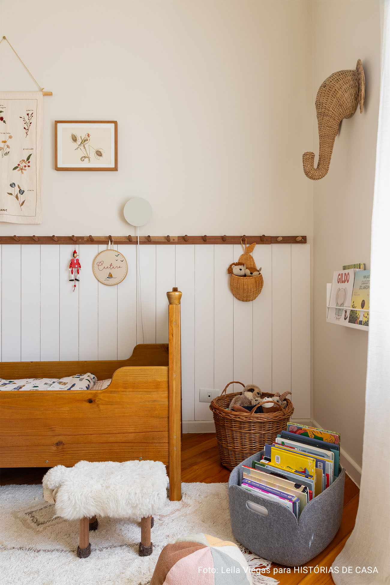 Decoração da casinha dos sonhos da designer Gabi - casa integrada com hall colorido, quarto de criança e brinquedoteca