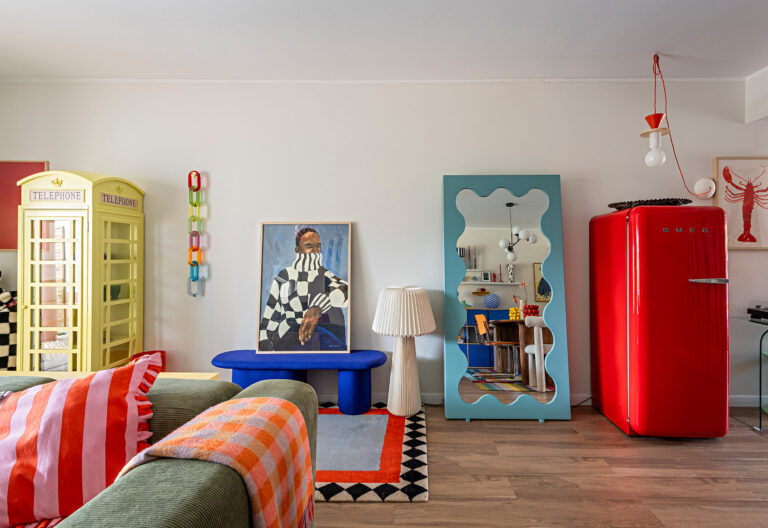 A casa mais colorida de Cascais - casa maximalista da influencer Carol Morais