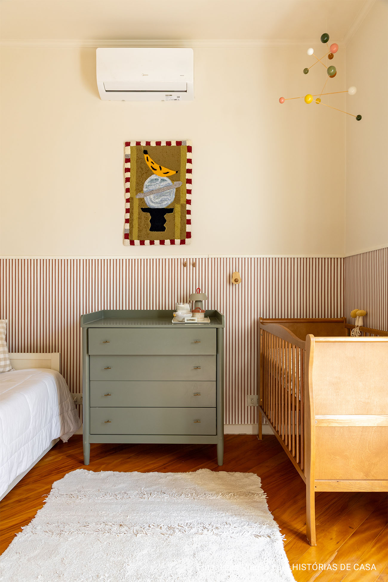 Decoração da casinha dos sonhos da designer Gabi - casa integrada com hall colorido, quarto de criança e brinquedoteca