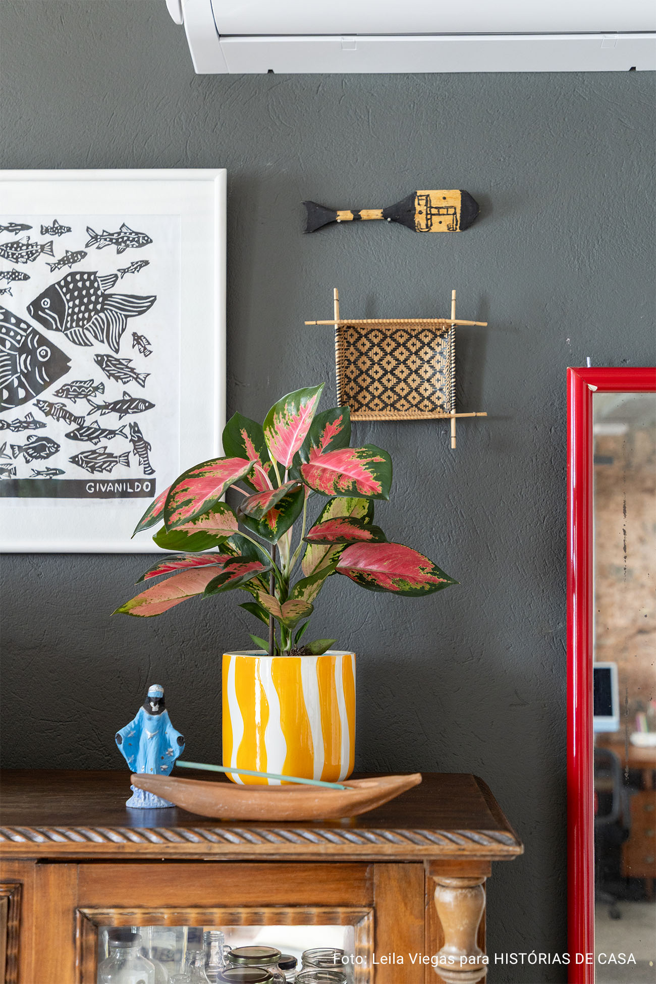 Mini apê com reuso e vista deslumbrante em Salvador - Com decoração intuitiva, este lar foi preenchido com cores, afeto e um acervo de histórias