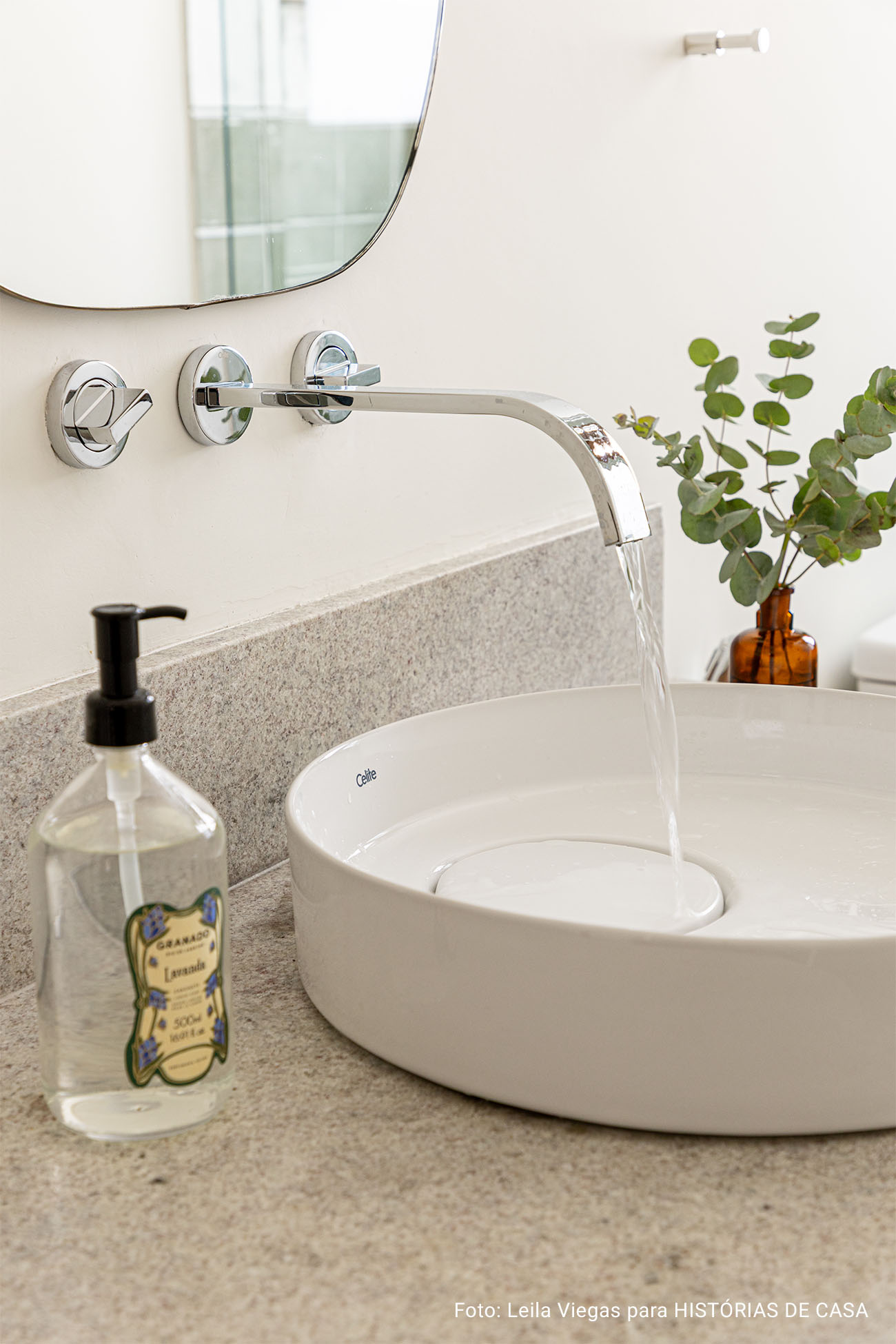 Uma casa apaixonante com garimpos e área verde