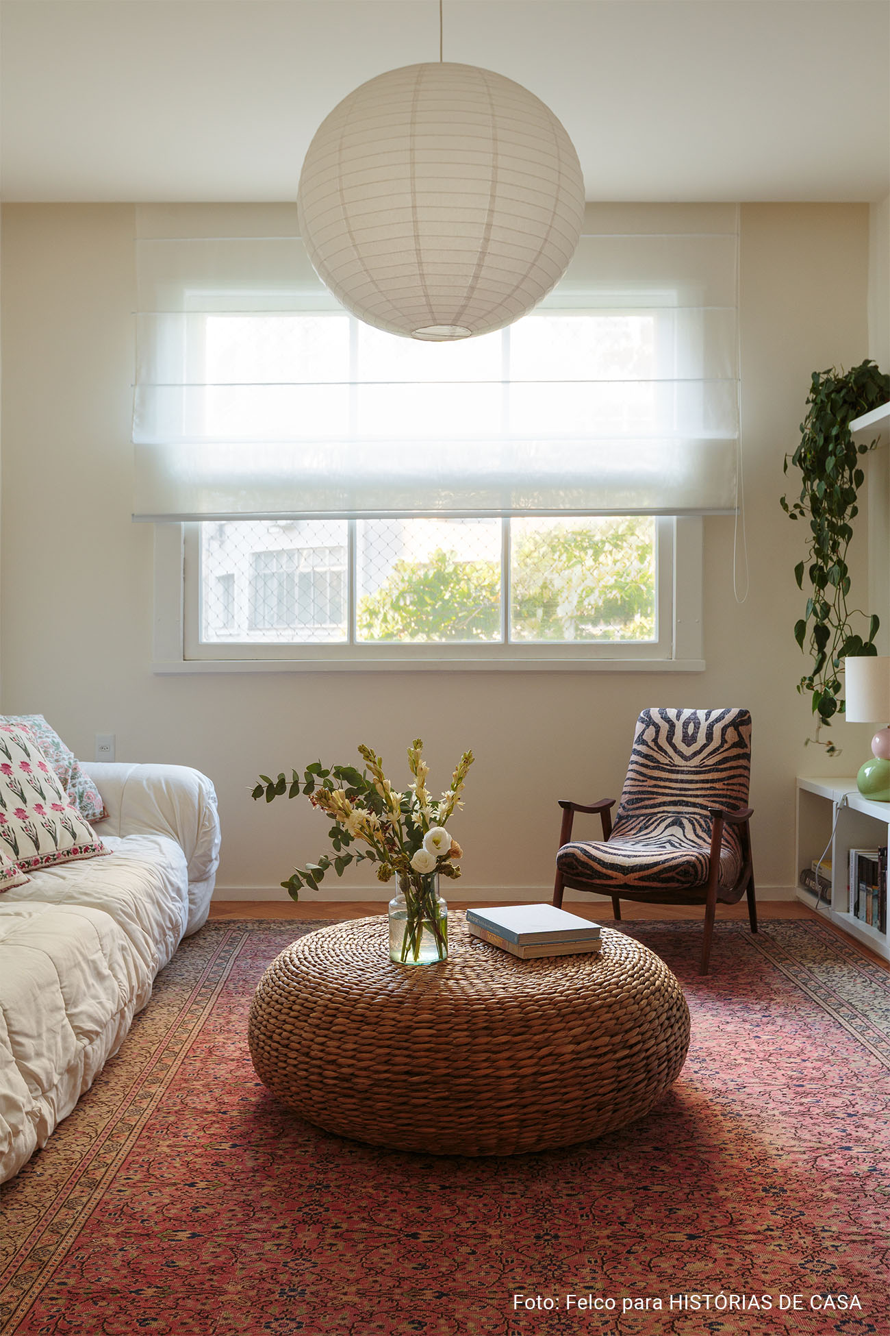 Alma carioca e o charme dos garimpos em um apê dos anos 50