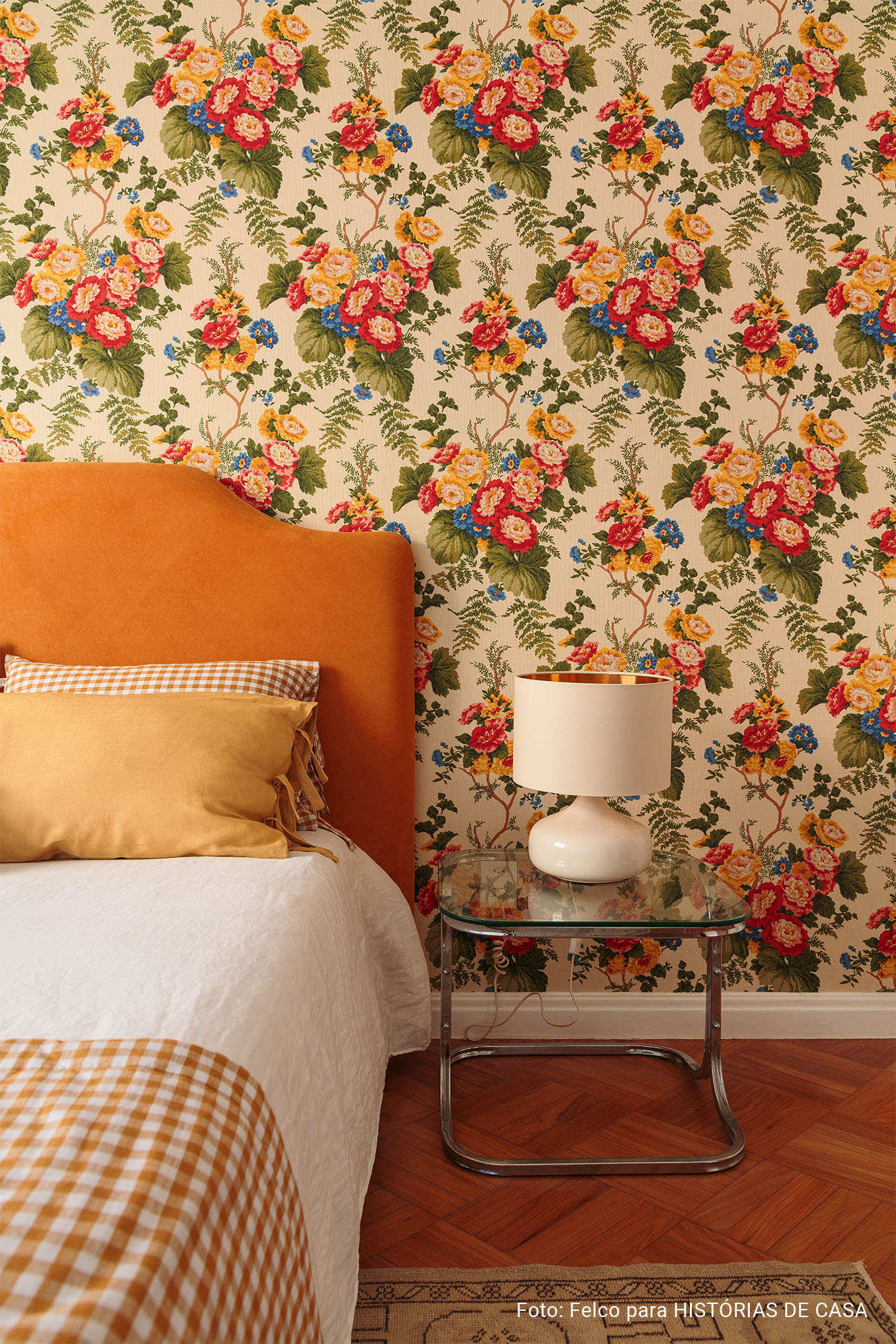 Alma carioca e o charme dos garimpos em um apê dos anos 50