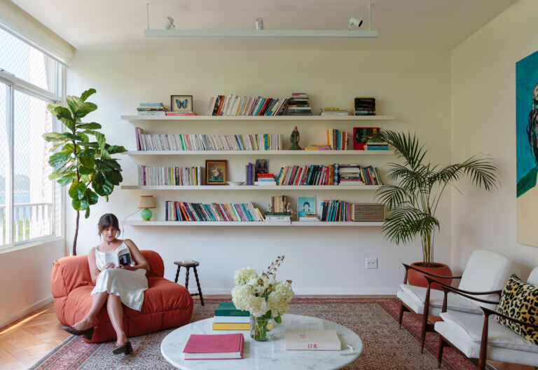 Apartamento vintage no Rio de Janeiro, a casa de Mari Wakim da Tapilogie