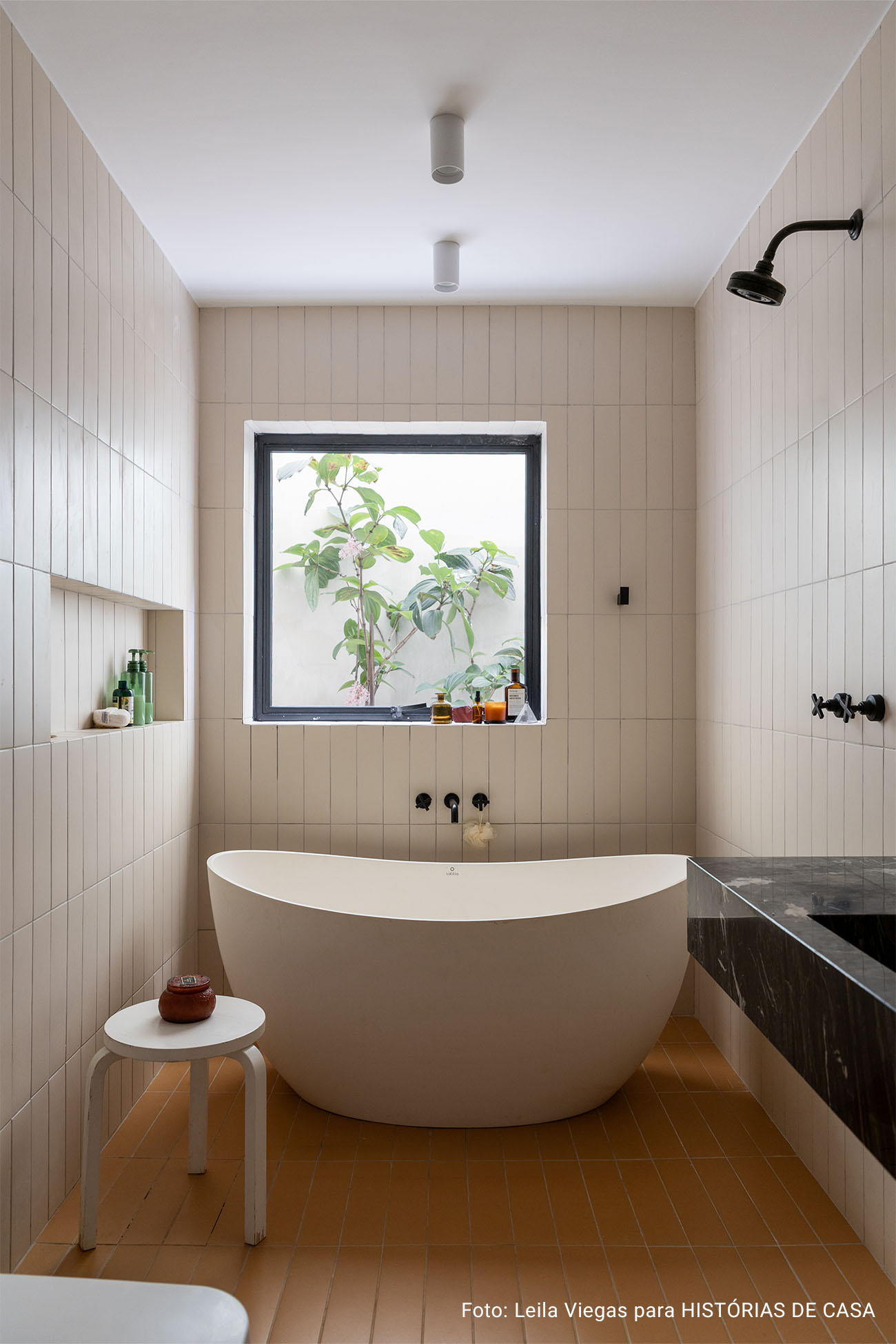 O movimento constante de uma casa viva (e festiva)