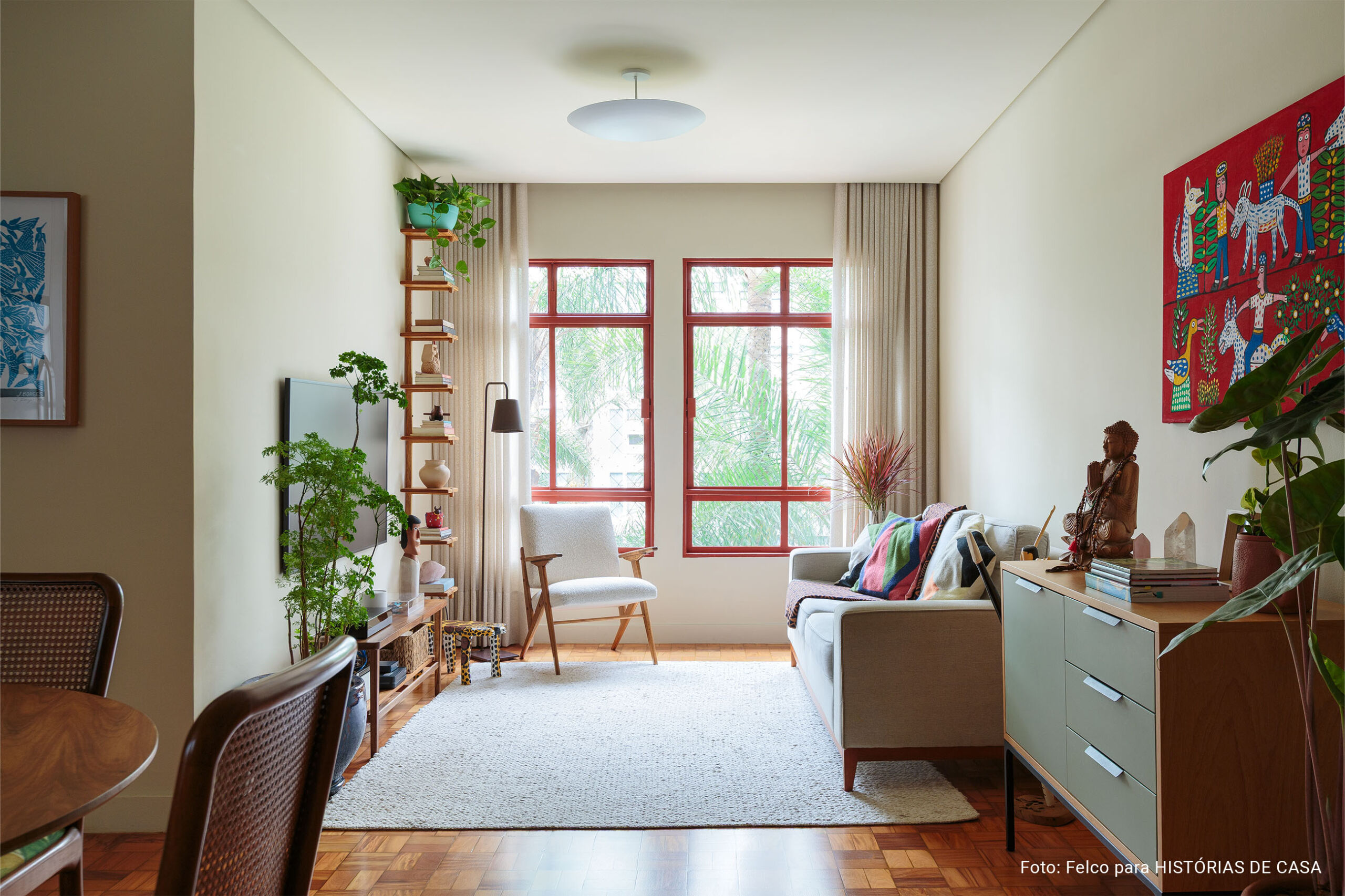 Uma casa colorida para celebrar a vida em família