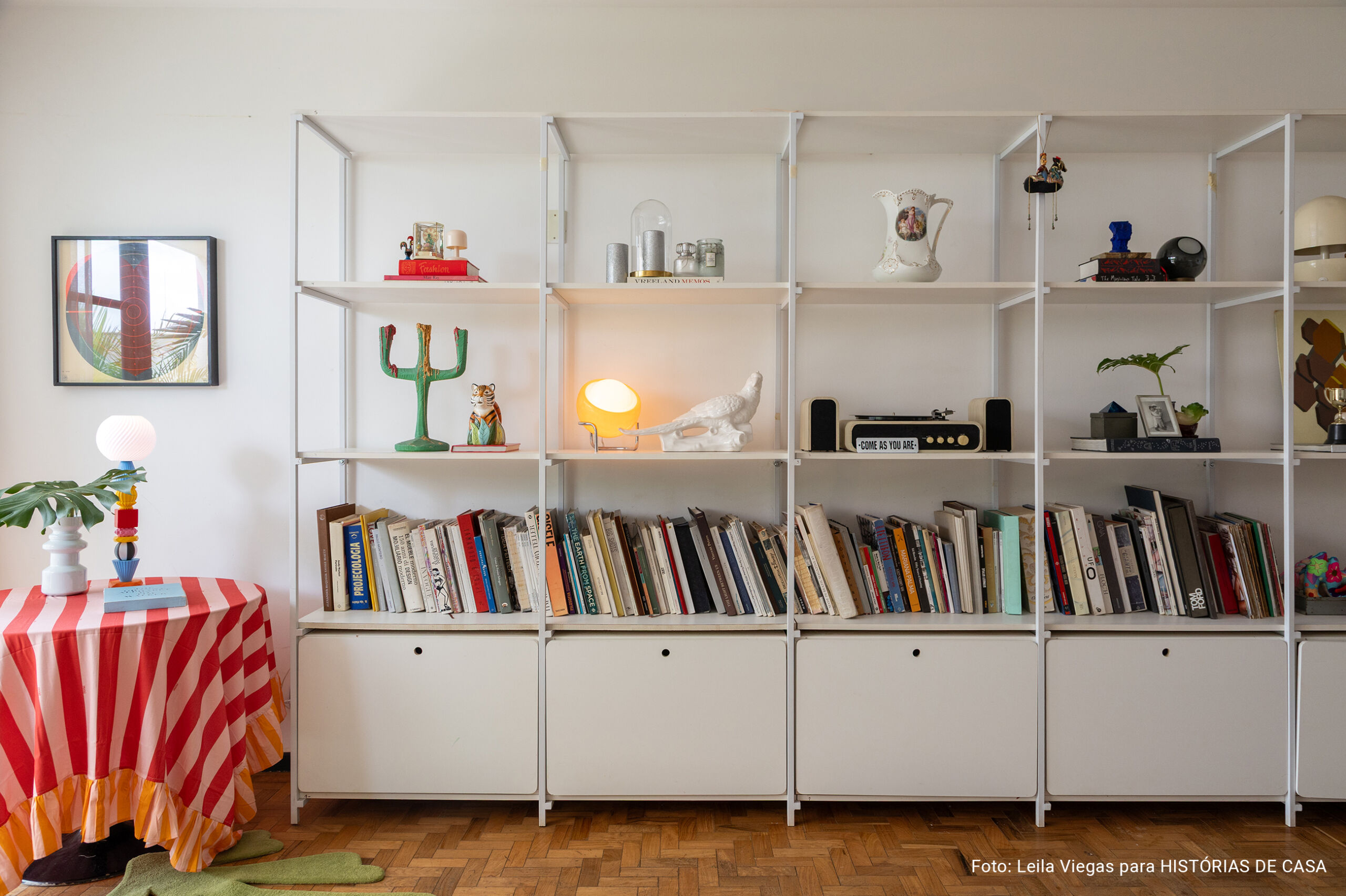 Apartamento cool de Thais Fujarra e Eik Sorgi em Londrina