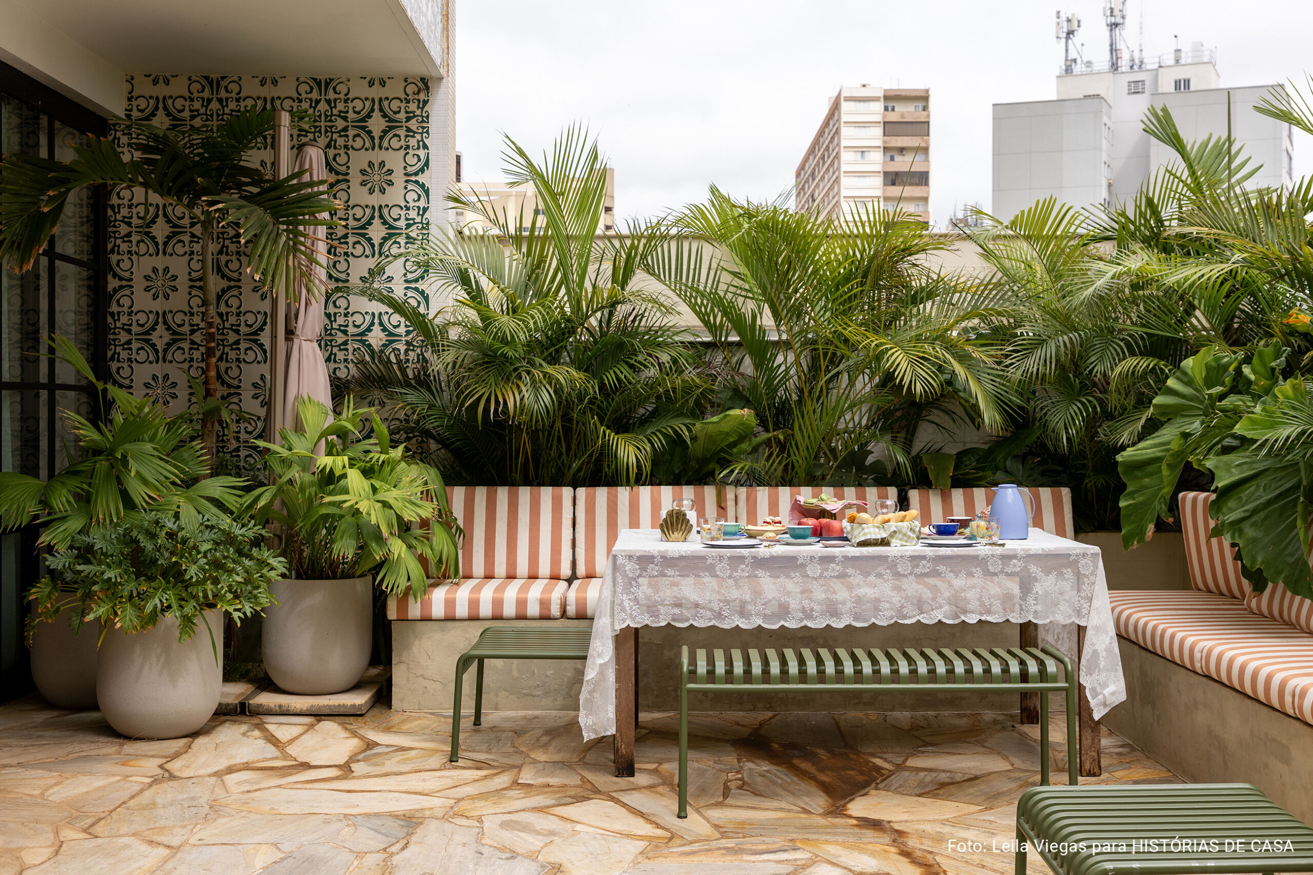 Apartamento cool de Thais Fujarra e Eik Sorgi em Londrina