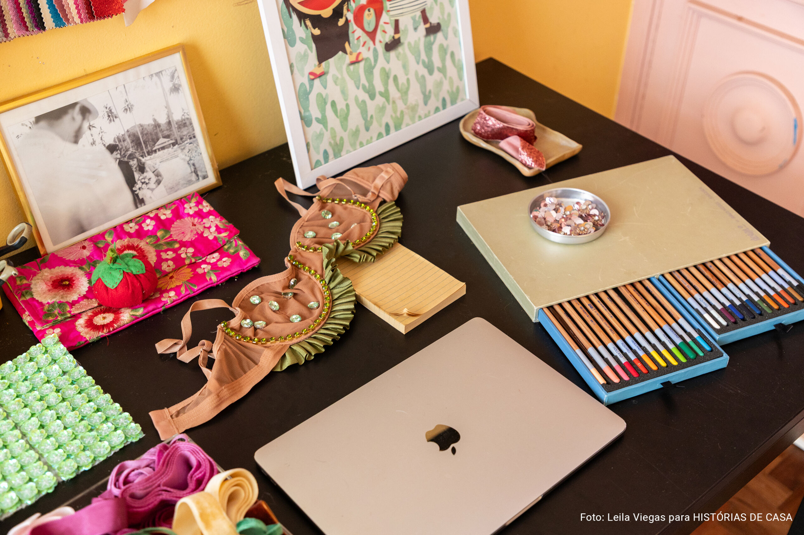 Apartamento cool de Thais Fujarra e Eik Sorgi em Londrina