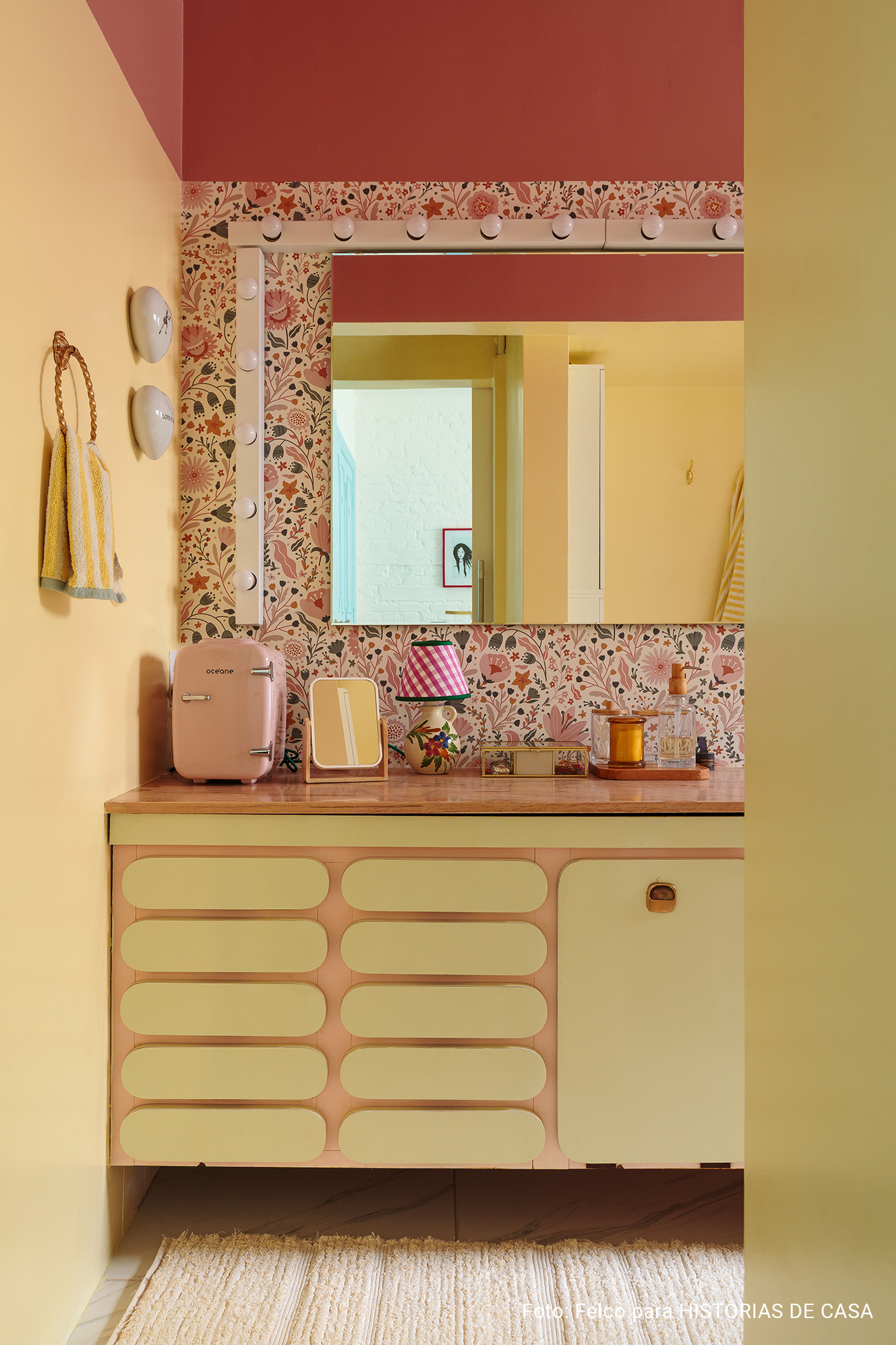 Apartamento alugado com ótimas ideias de decoração e muitas cores alegres