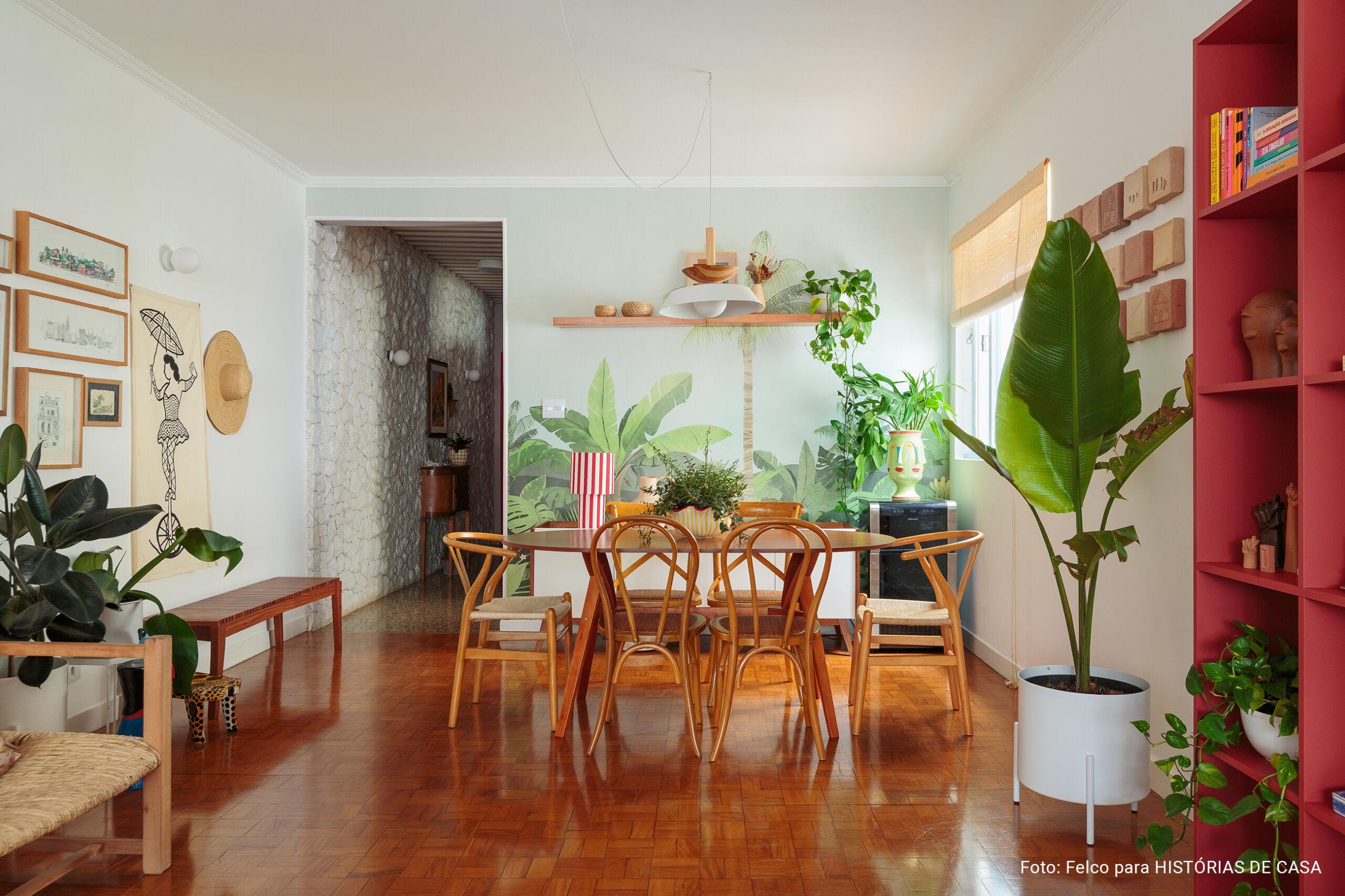 Apartamento alugado com ótimas ideias de decoração e muitas cores alegres