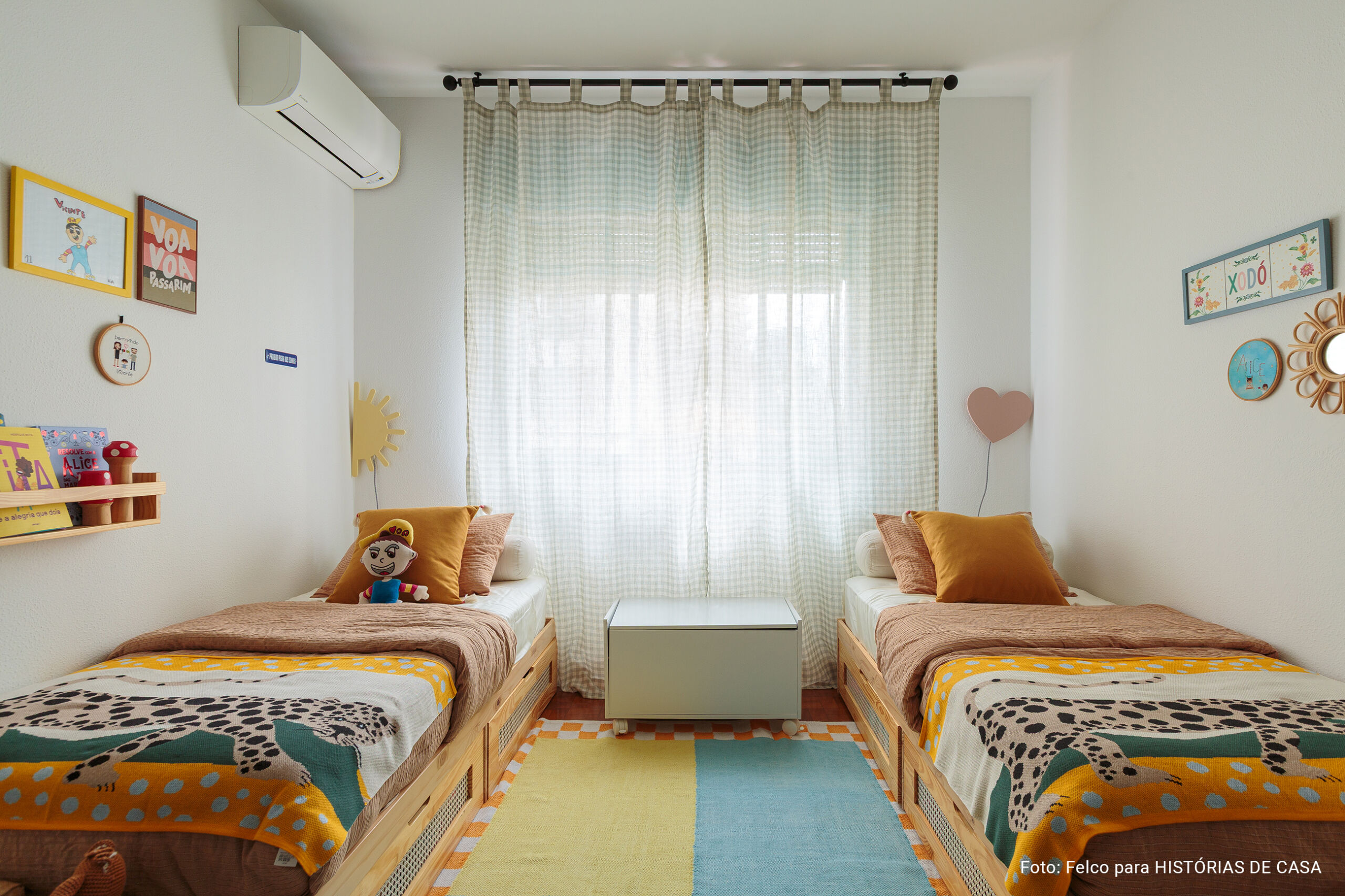 Apartamento alugado com ótimas ideias de decoração e muitas cores alegres