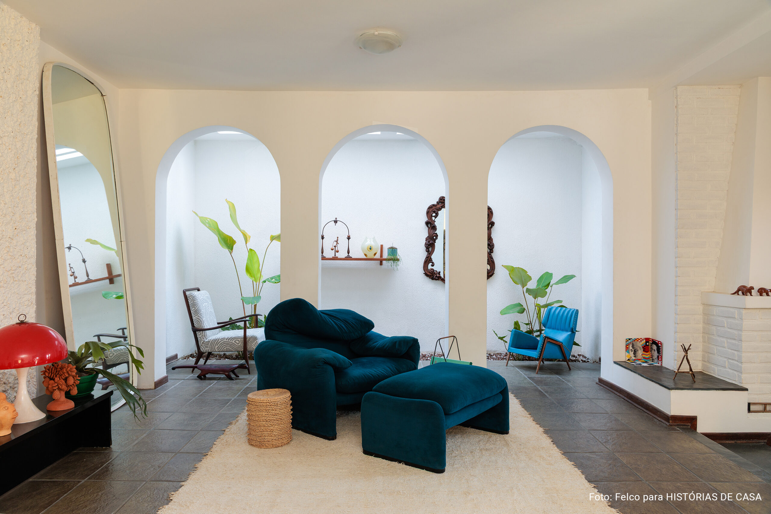 Casa antiga com peças de mobiliário modernista brasileiro, Paul da NHAWPA