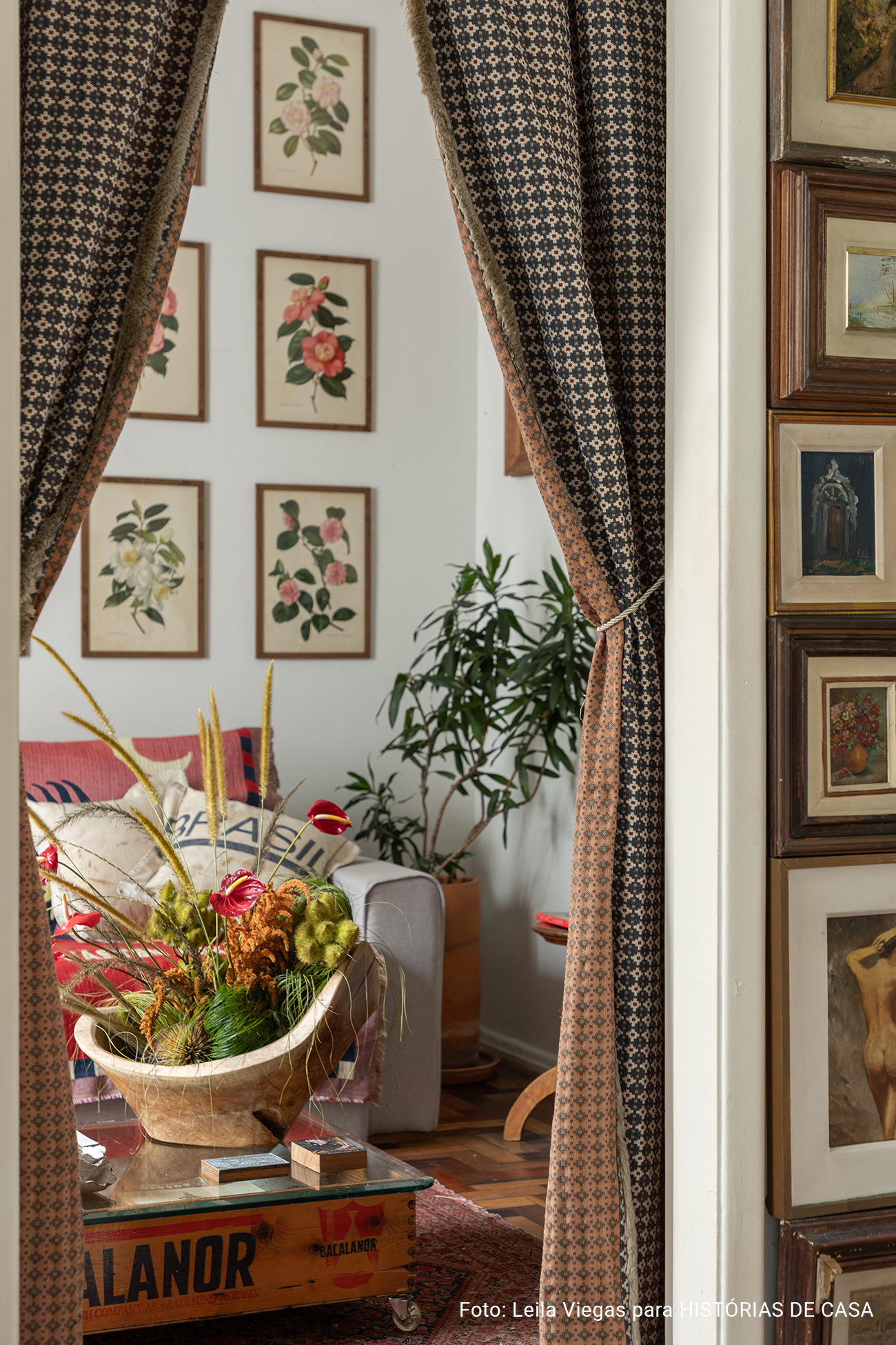 Apartamento com decoração vintage do Derek Mangabeira no Rio de Janeiro