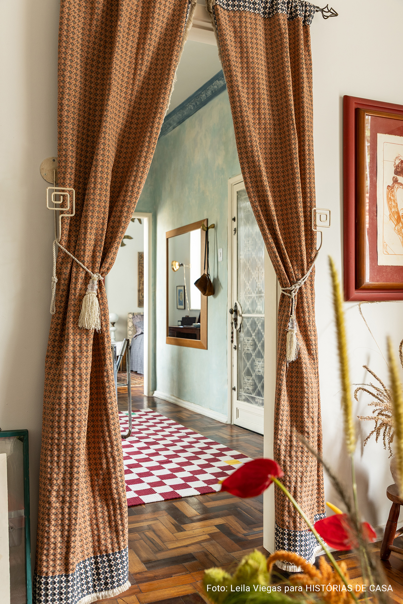 Apartamento com decoração vintage do Derek Mangabeira no Rio de Janeiro