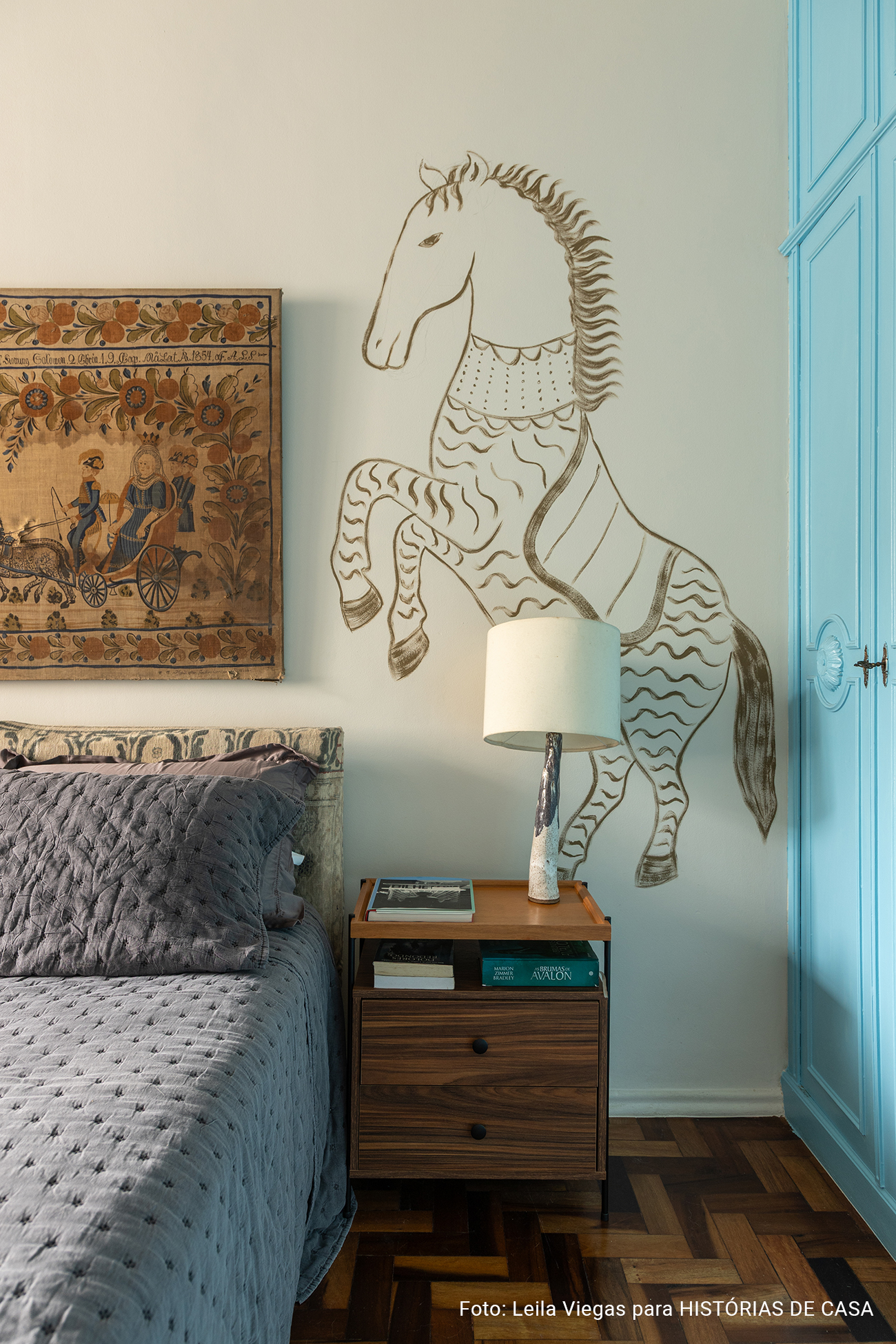 Apartamento com decoração vintage do Derek Mangabeira no Rio de Janeiro