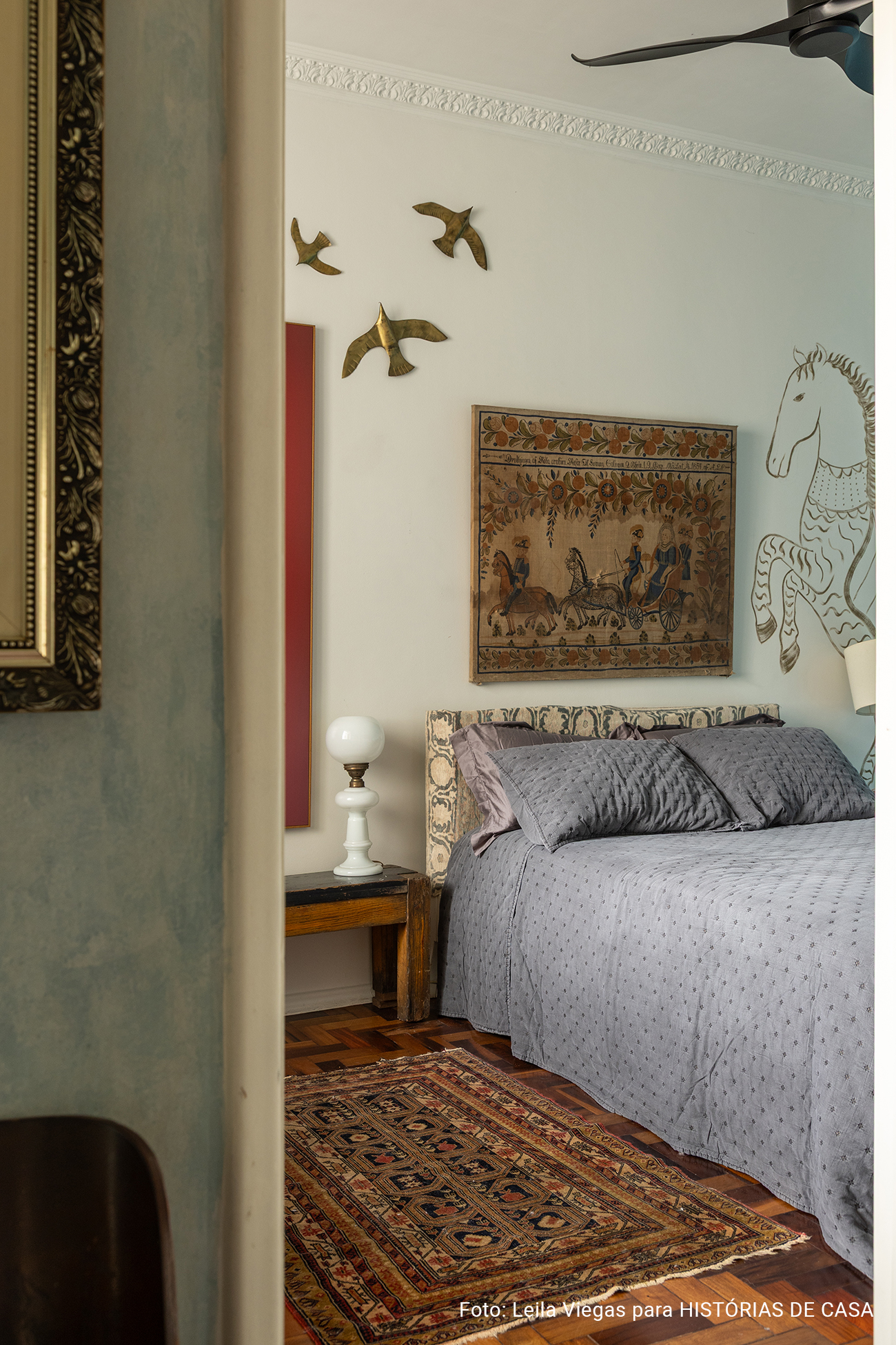 Apartamento com decoração vintage do Derek Mangabeira no Rio de Janeiro