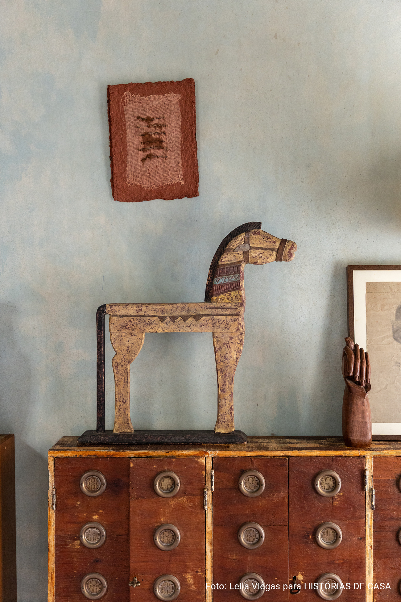 Apartamento com decoração vintage do Derek Mangabeira no Rio de Janeiro