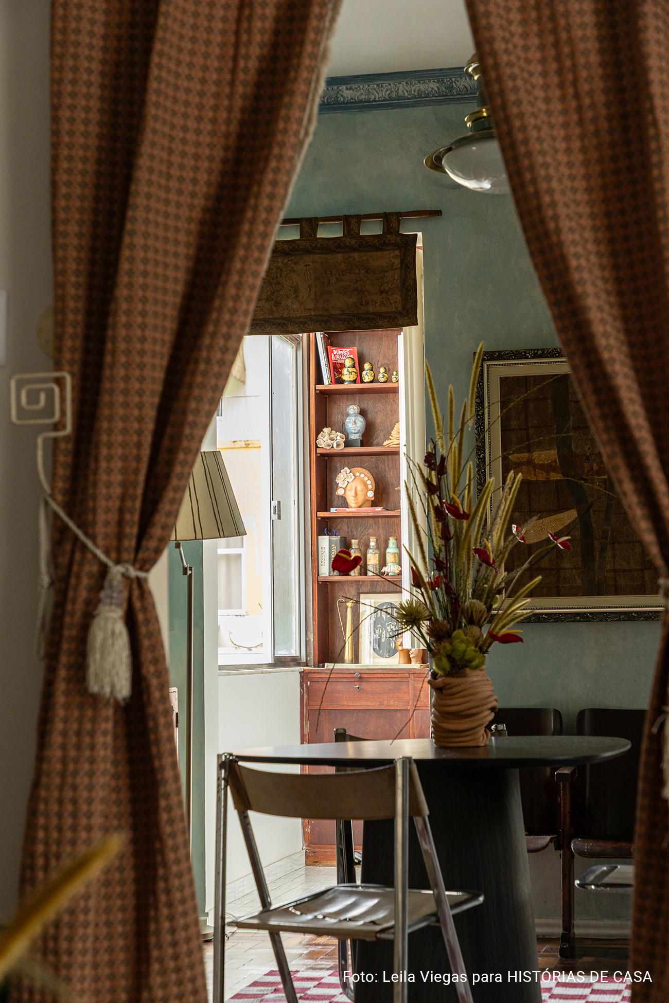Apartamento com decoração vintage do Derek Mangabeira no Rio de Janeiro