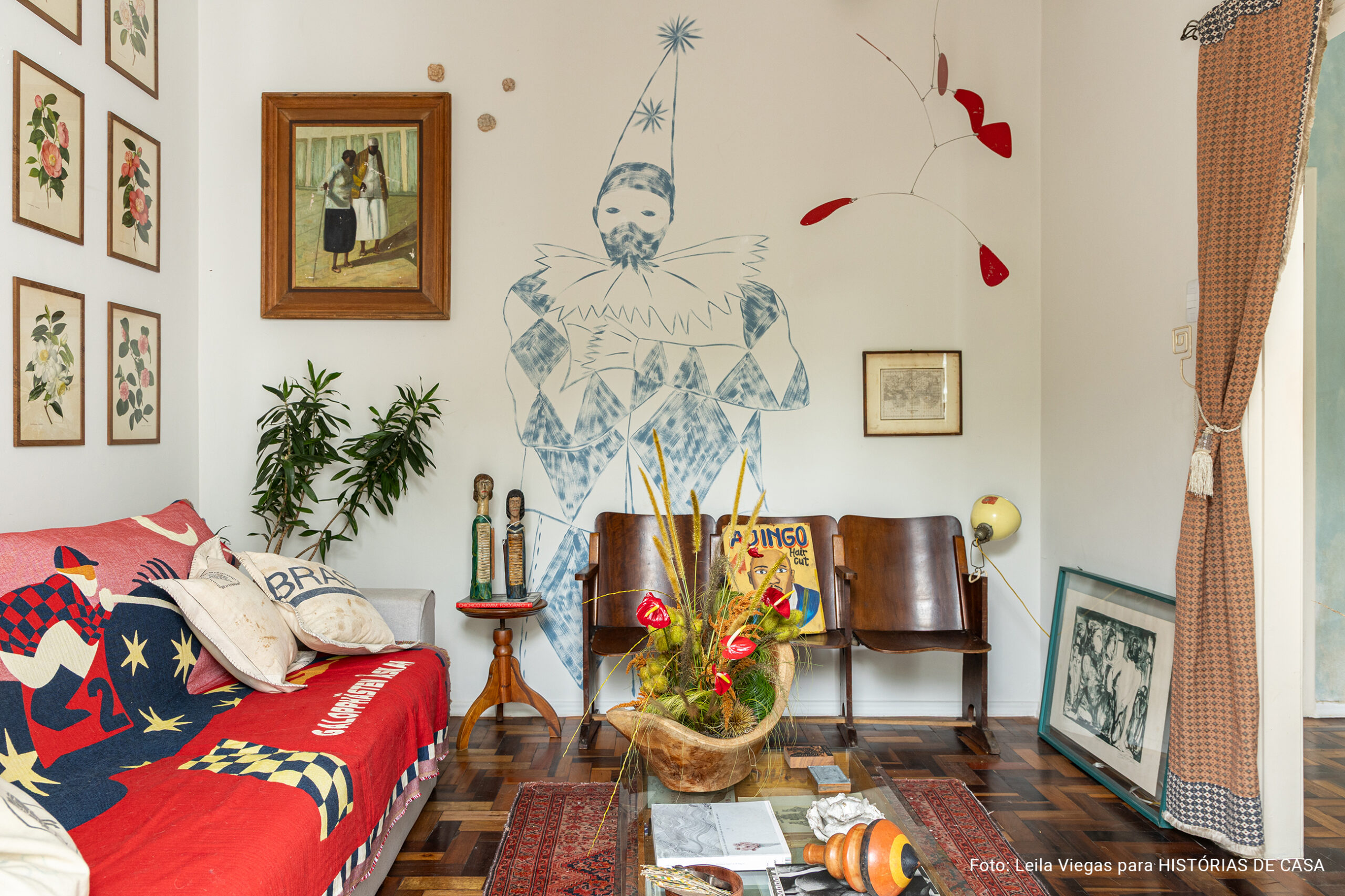 Apartamento com decoração vintage do Derek Mangabeira no Rio de Janeiro