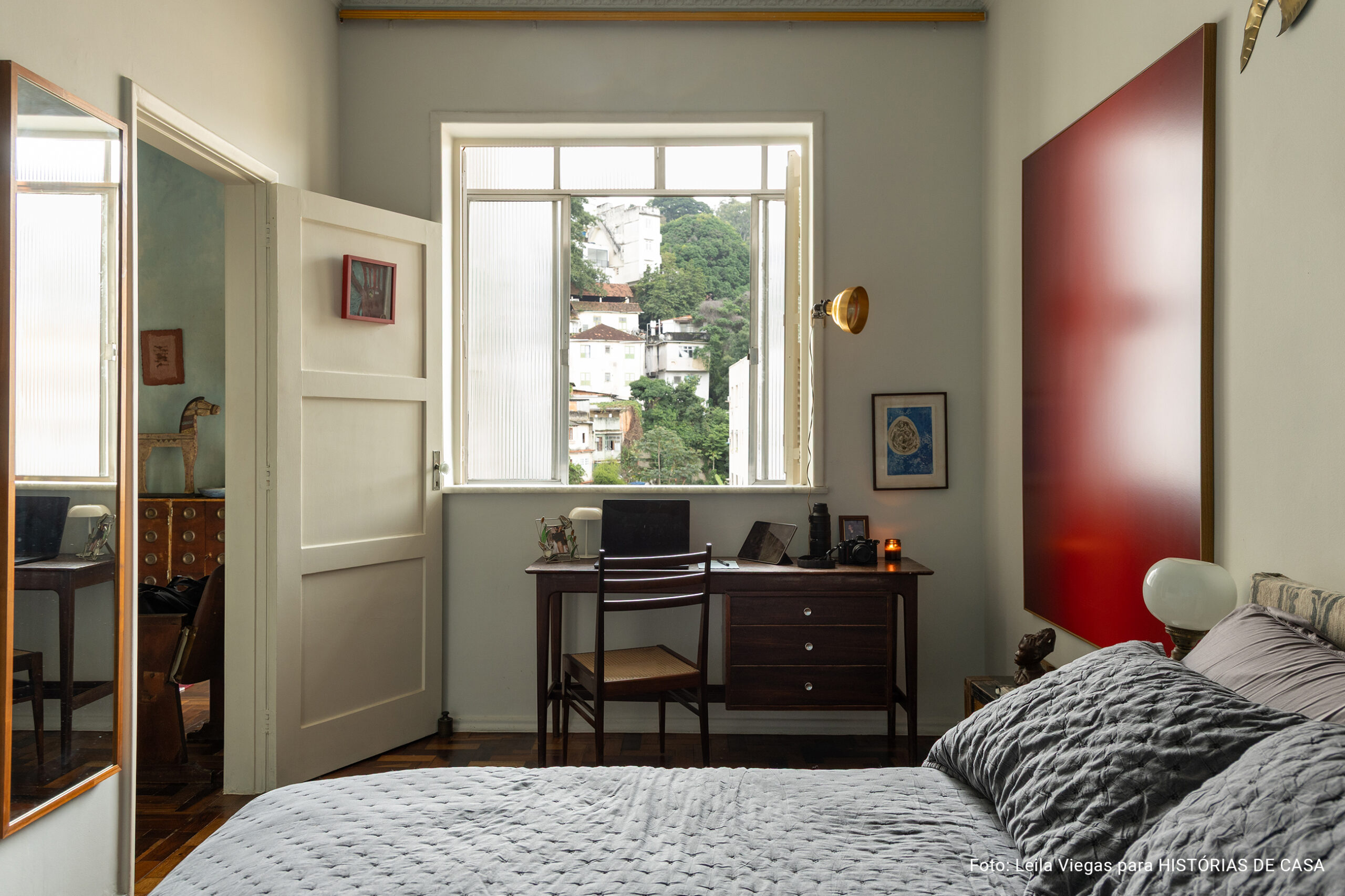 Apartamento com decoração vintage do Derek Mangabeira no Rio de Janeiro