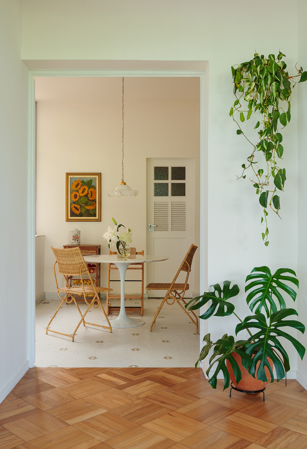 Apartamento vintage no Rio de Janeiro, a casa de Mari Wakim da Tapilogie