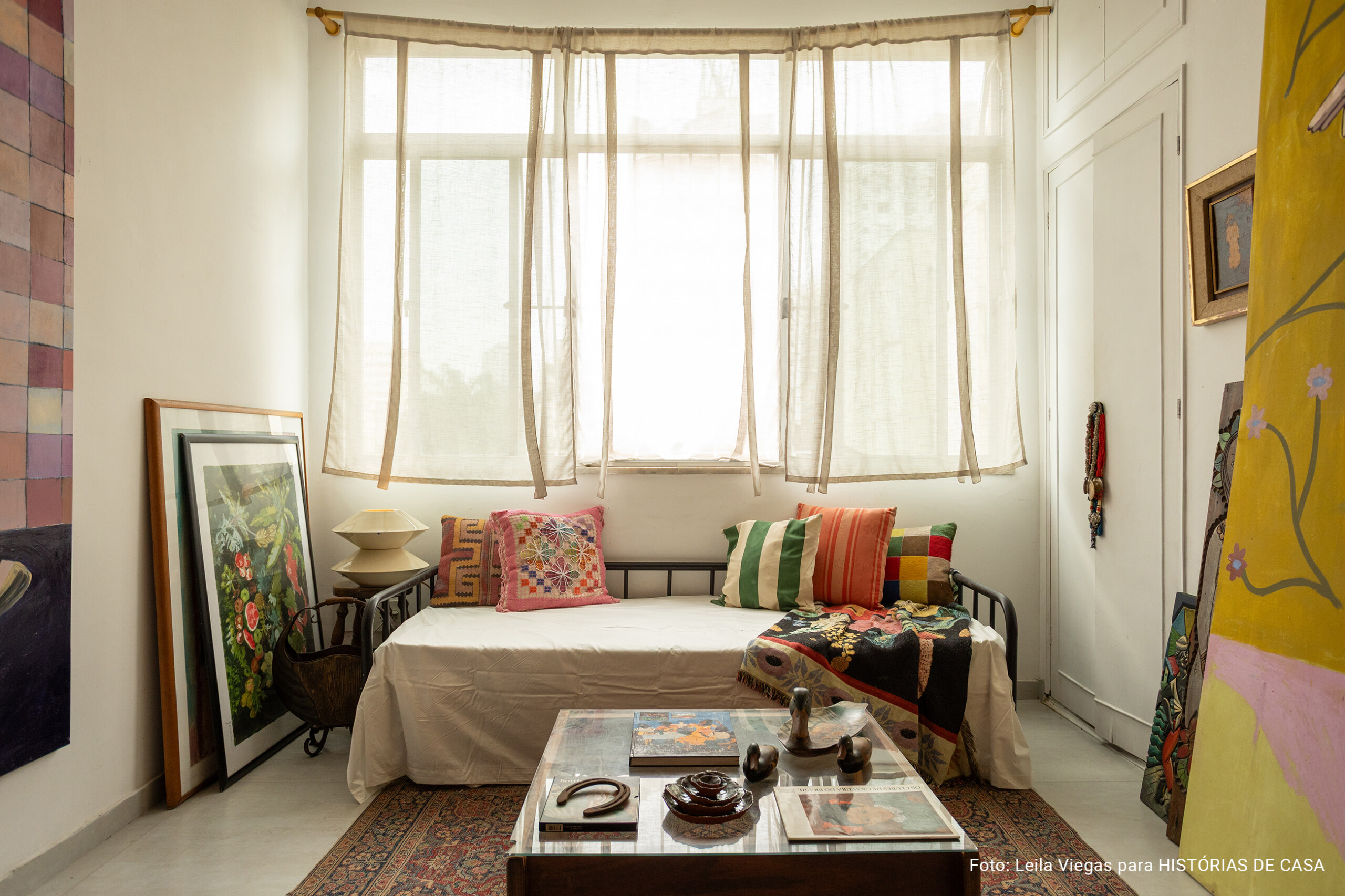Apartamento da artista Lorena Moreira em Niterói no Histórias de Casa